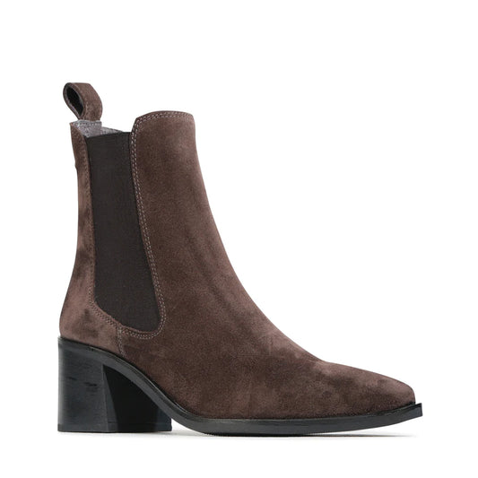 JONIE BOOT
