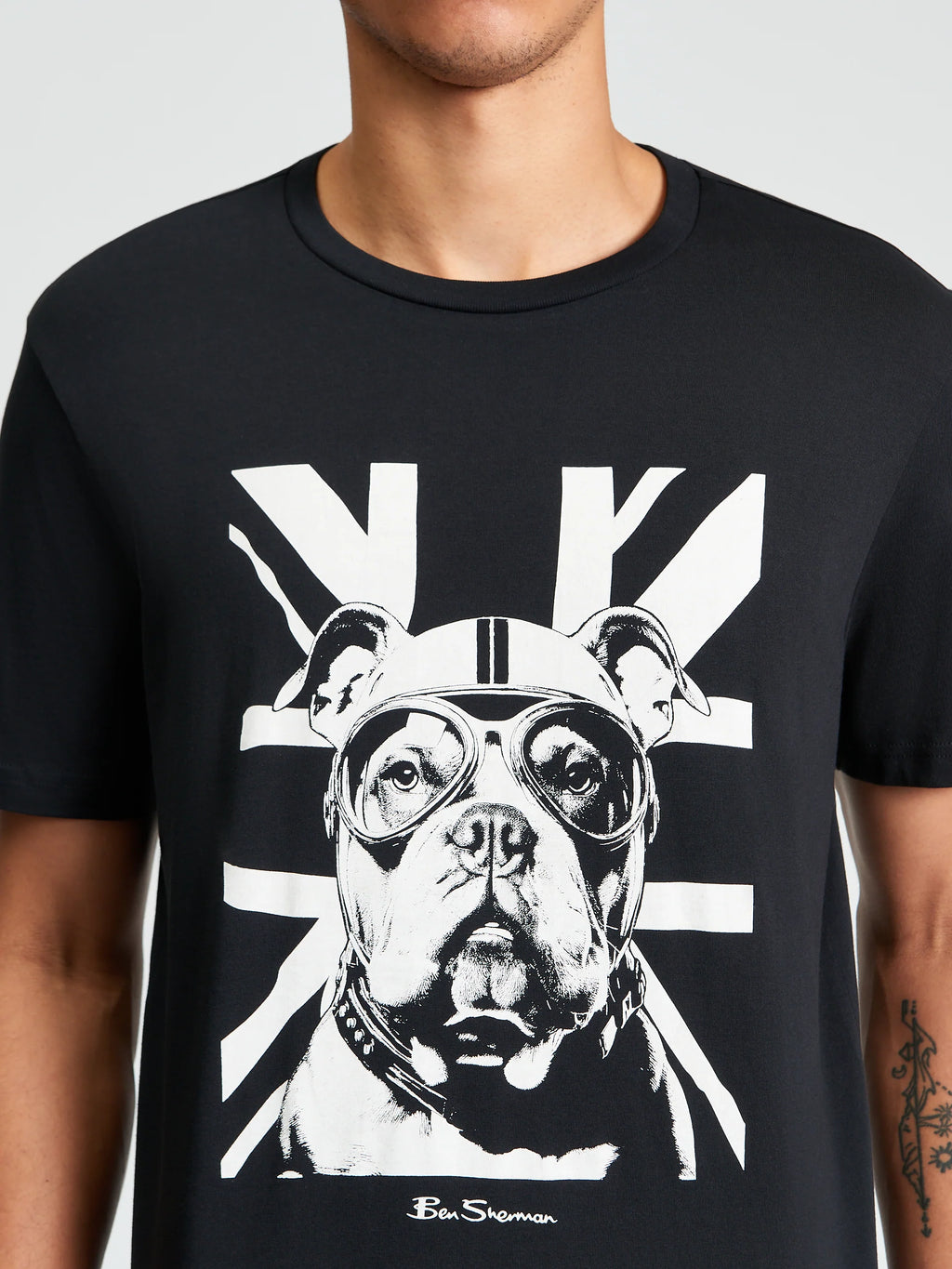 BULLY TEE