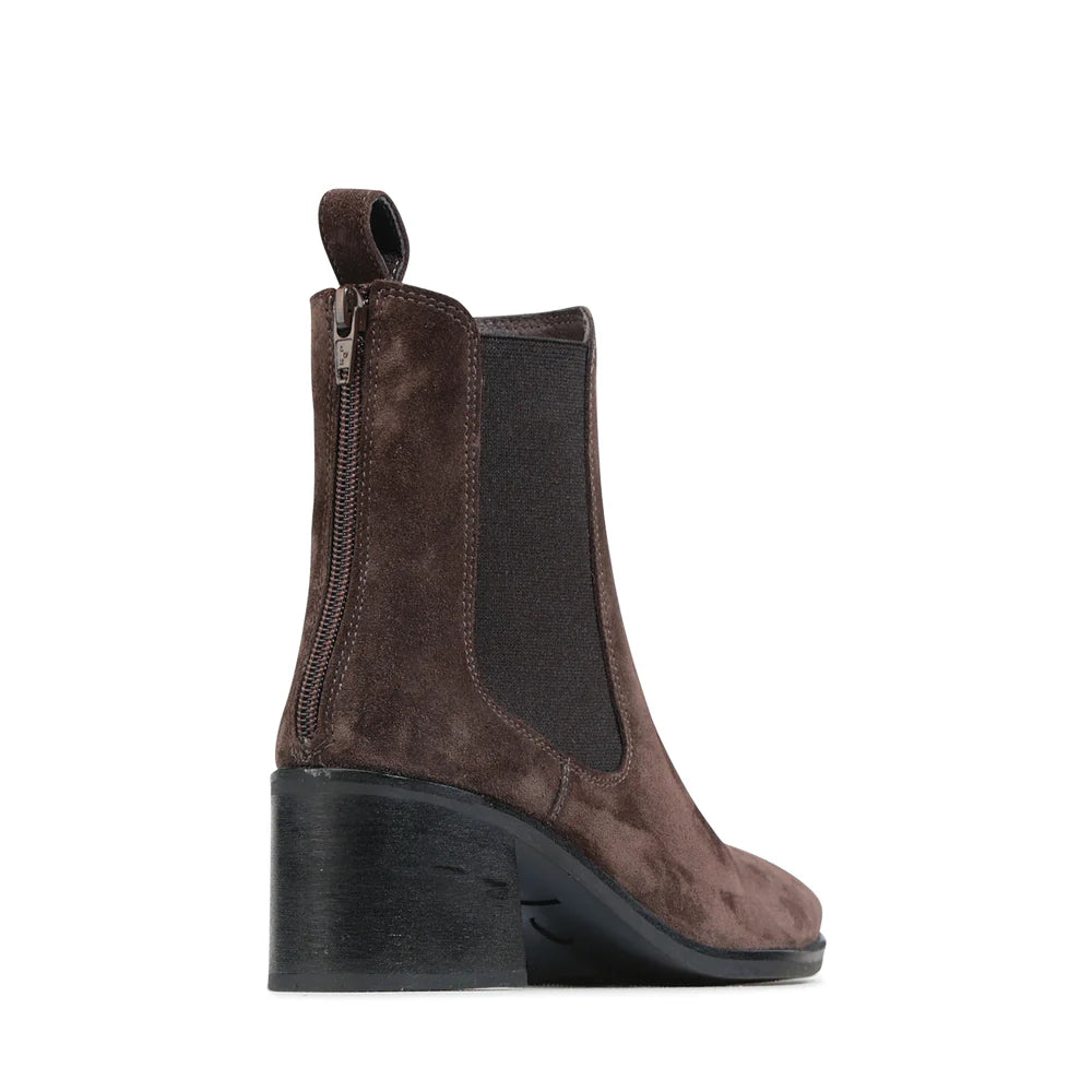 JONIE BOOT