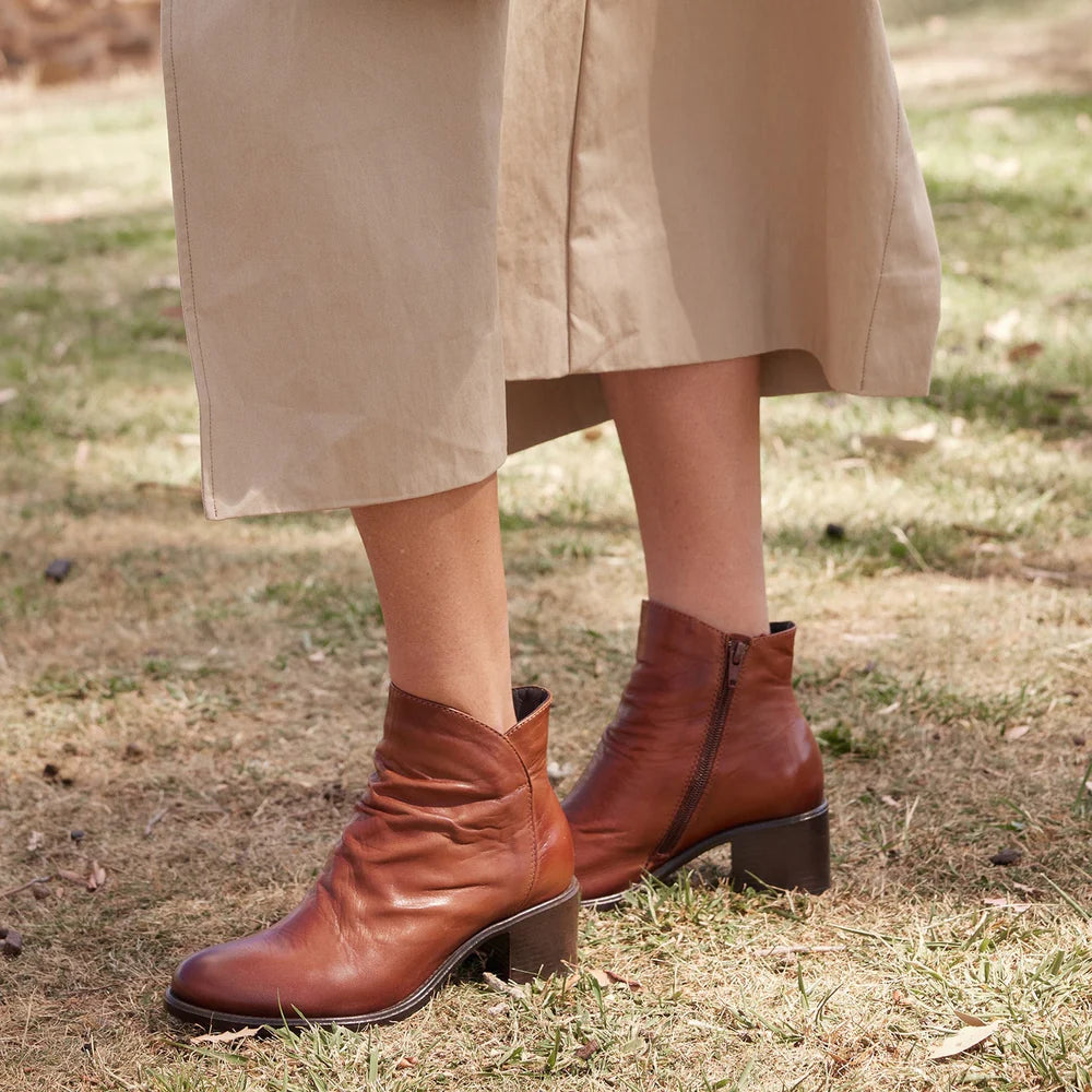 ROBBI ANKLE BOOT