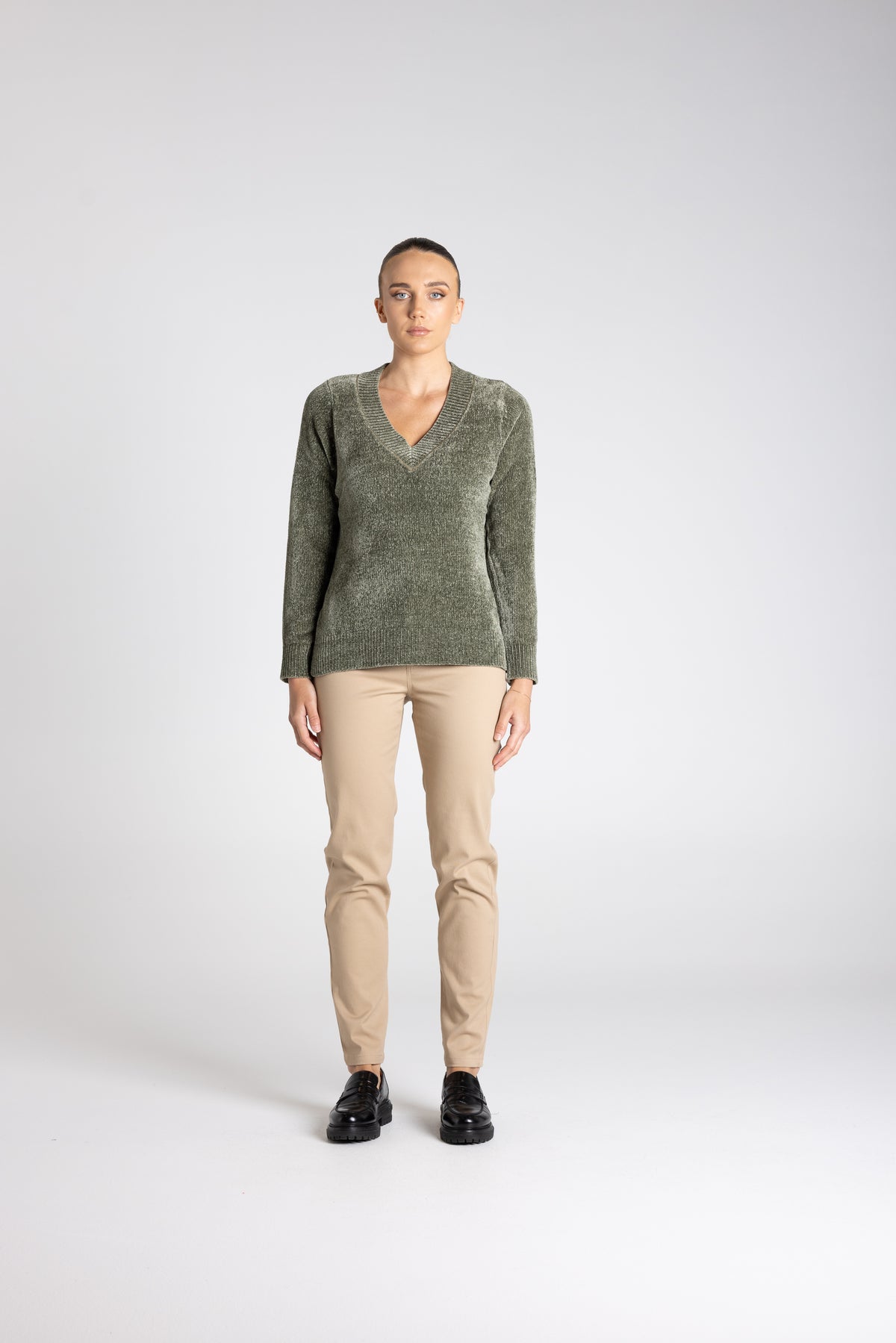 CHENILLE KNIT V-NECK