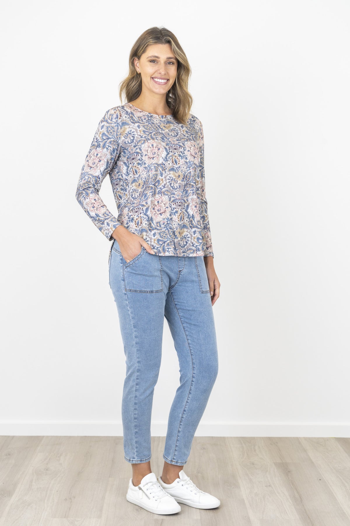MONA PLEAT BACK L/S TOP