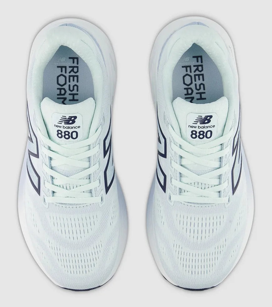 NEW BALANCE W880411